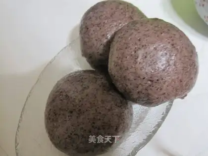 Black rice flour steamed buns