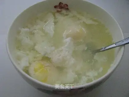 Poached eggs with wine