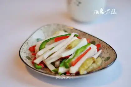 Preserved pepper and lotus root strips