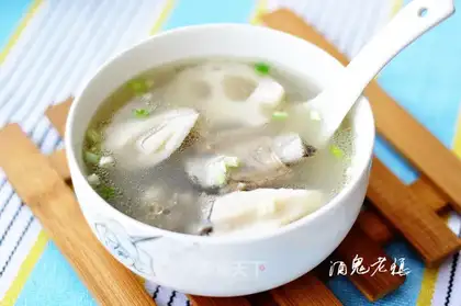 Lotus root and pork ribs soup