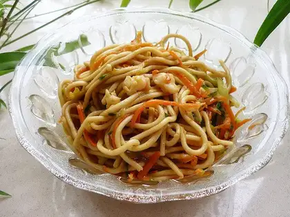 Fried noodles with fresh shrimp