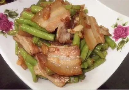 stir-fried white pork with beans
