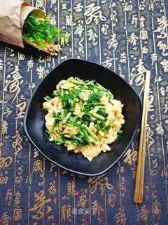 Garlic fried eggs