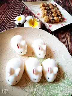 Red rabbit