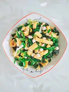 Egg almond spinach