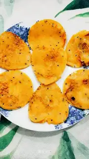 Potato sesame cake