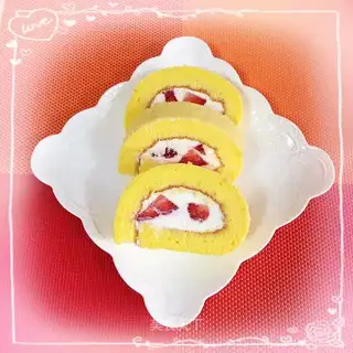 Butter strawberry rolls