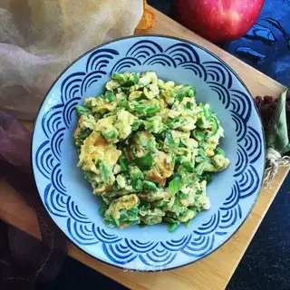 Pepper garlic fried eggs