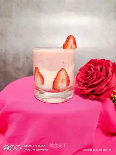 Strawberry yogurt