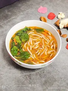 Spicy potatoes with spinach