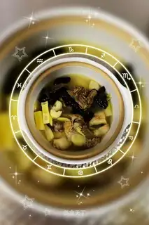 Monkey-head mushrooms and mackerel pigeons