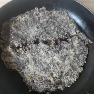 A purple eggcake