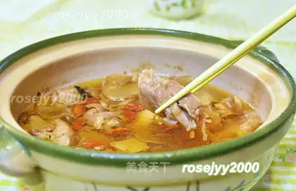 Cinnamon chicken soup