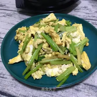 Celery fried goose eggs