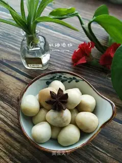 Five quail eggs