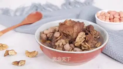 Peanut walnut hog soup