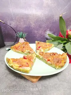 Squirty chicken pizza