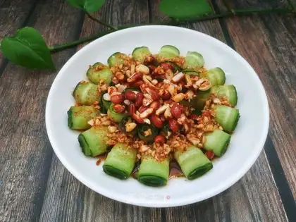Cool cucumber rolls