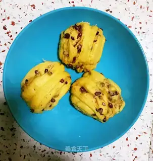 Pumpkin's chestnut bean roll