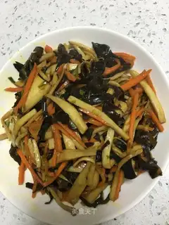 Fish apricot mushroom