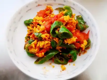 Potato pepper fried eggs