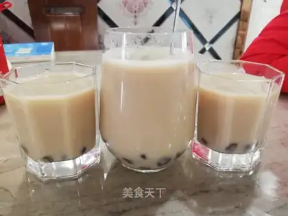 Homemade pearl milk tea