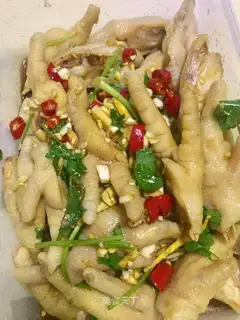 Sour chicken claws