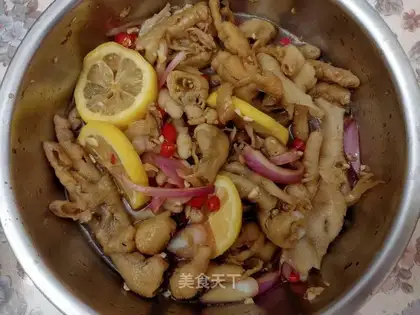 Spicy chicken claws