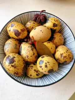 Five quail eggs