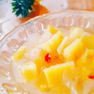 Pineapple silver ear soup