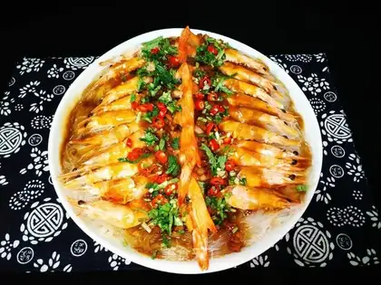 A garlic fan with a shrimp back