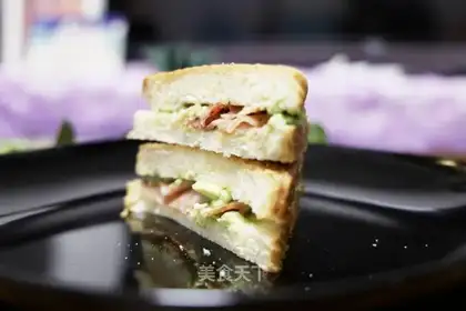 Butter bacon sandwich