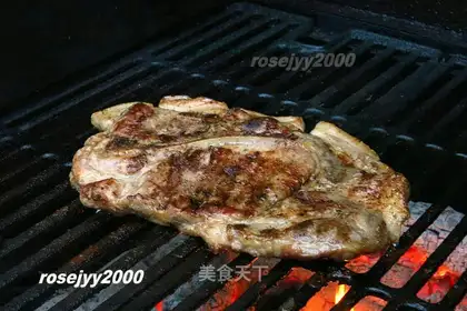 CHARCOAL ROAST T-BONE PORK CHOP