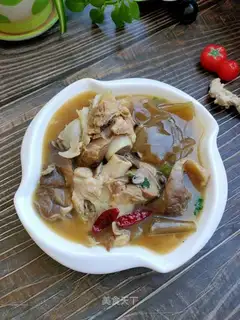 Bones soup and mushrooms
