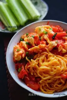 Eggs and tomatoes for noodles