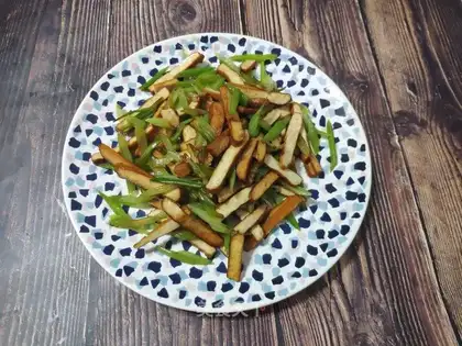 Celery fried beans