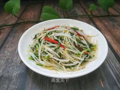 Soccer bean sprouts