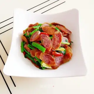 Celery fried sausage