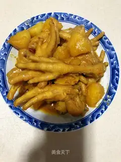 Chicken claws, potatoes