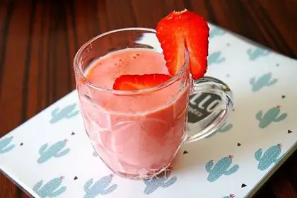 Strawberry apple shake