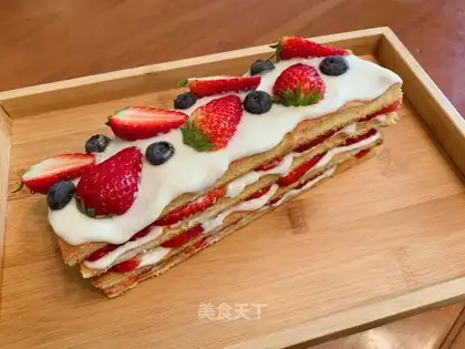 Strawberry blueberry lasagna