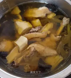 ♪ Spring-wood-eared chicken soup ♪