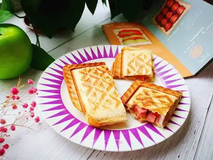 Pizza sandwich