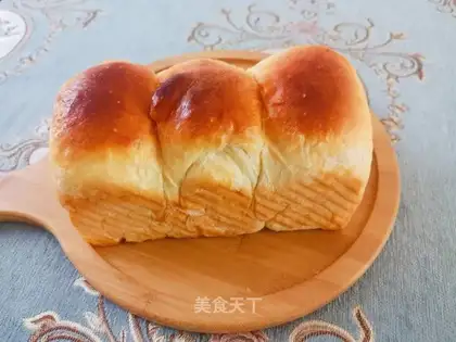 Light cream toast