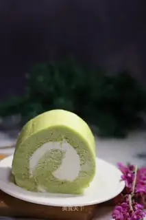 A spinach cake roll
