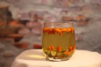 Pyramid tea