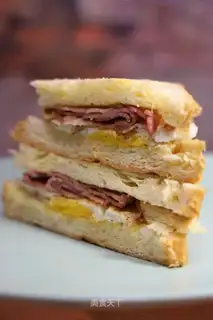 Bacon egg sandwich
