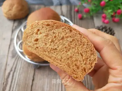 Red sugar bread