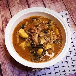 Korean hog-rich spinal bone potato soup