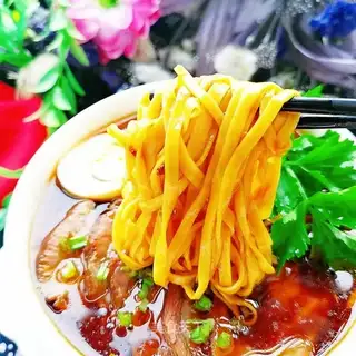 Beef hand and egg noodles